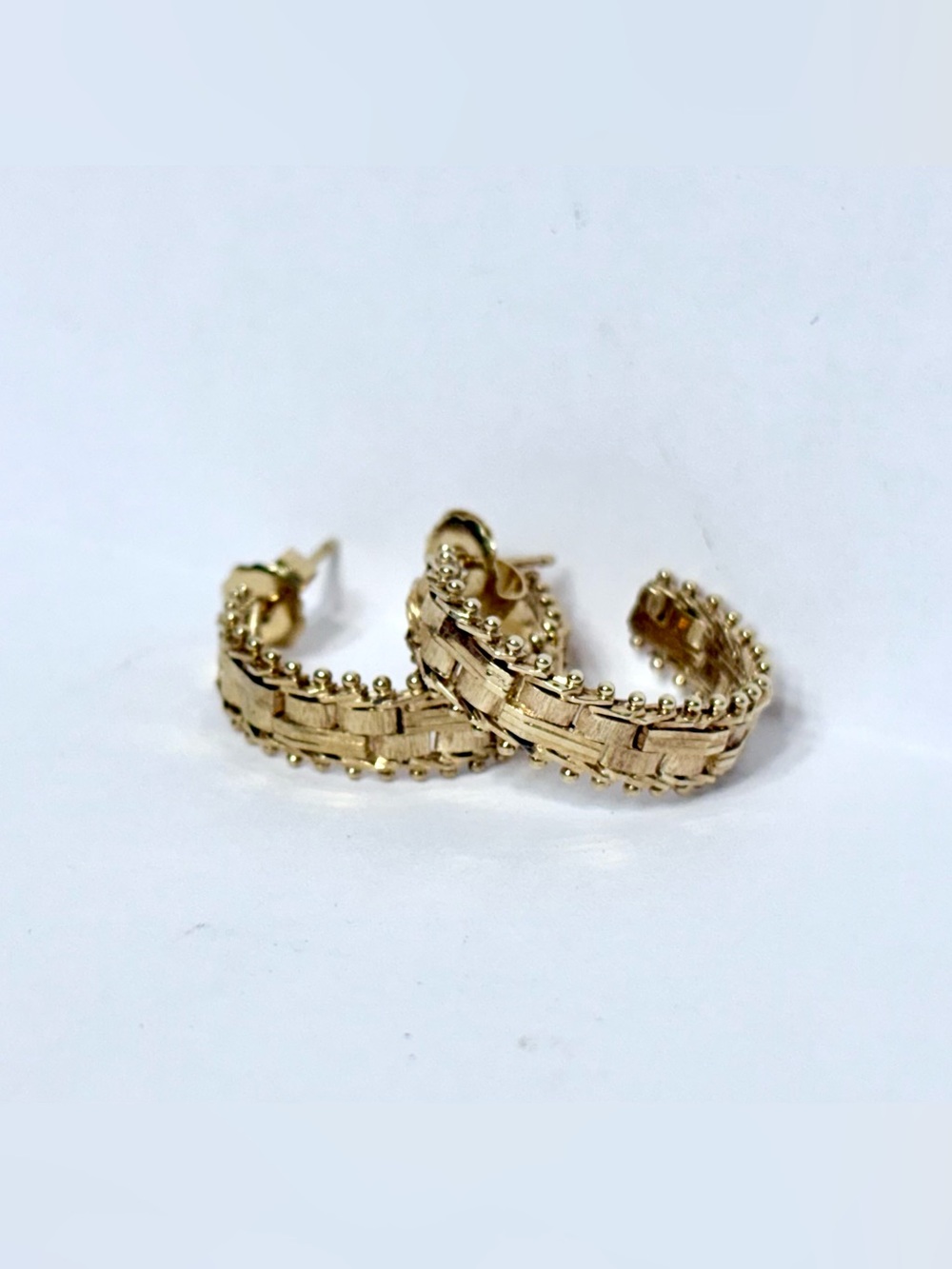 14k Gold Huggie Hoop Earrings